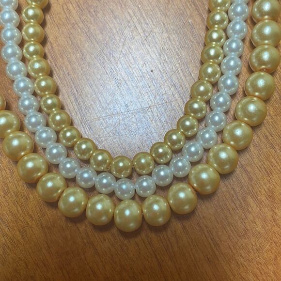 Bundle of Vintage handmade stretch pearl necklaces - Picture 3 of 4